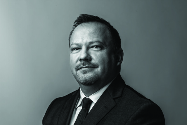 HÅREKSPERT: Dr. Steven Shiel er vitenskapelig direktør hos P&G Beauty & Grooming, og har 16 års erfaring som hårforsker. HÅREKSPERT: Dr. Steven Shiel er vitenskapelig direktør hos P&G Beauty & Grooming, og har 16 års erfaring som hårforsker.